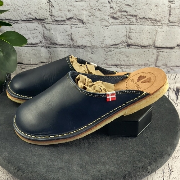 Duckfeet Navy Blue Leather Clogs BLåVAND SOLD OUT Unisex 41 Men's 8.5 Women's 10 - Picture 3 of 9